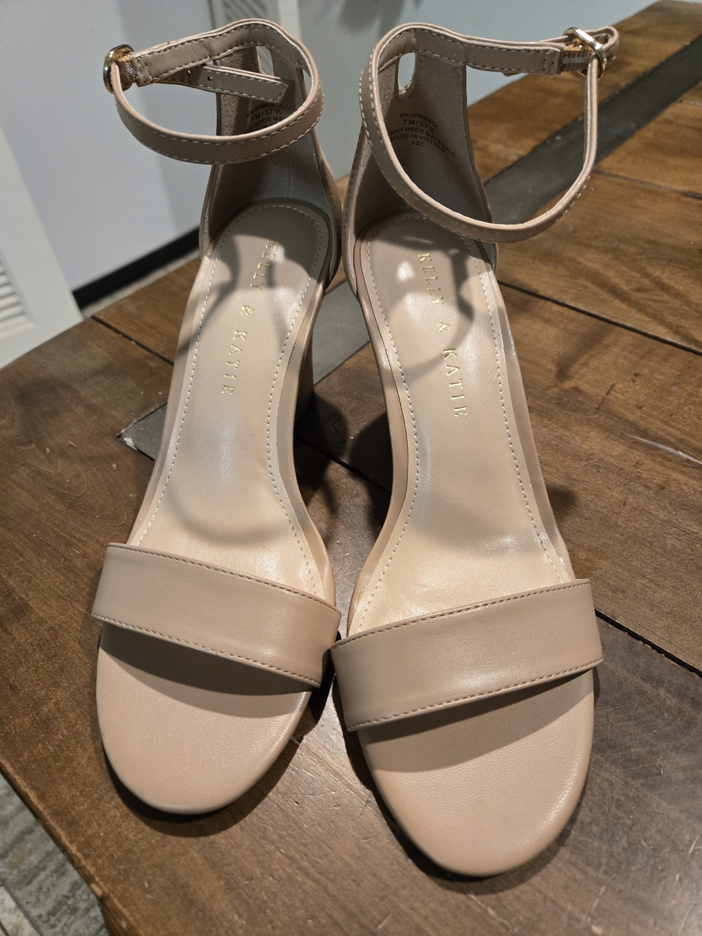 Ankle-Strap Wedge Sandals With Sexy Peep Whole in Nude